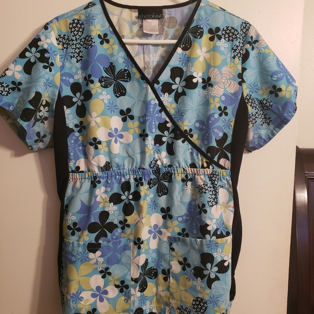 Cherokee Scrub Top
